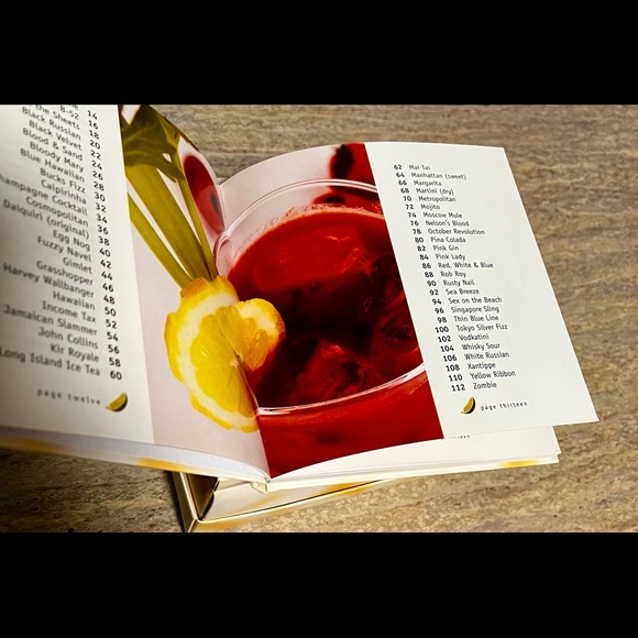 NIB Top that! Classic Cocktails shaker set with book - Picture 9 of 16